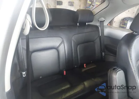 2006 Volkswagen New Beetle 2.5 from USA, damaged, VIN 3VWSG31C36M402659